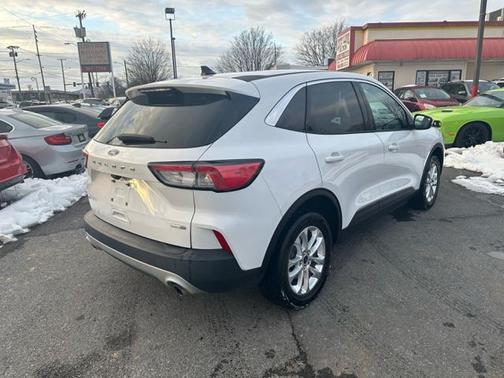 2020 Ford Escape SE