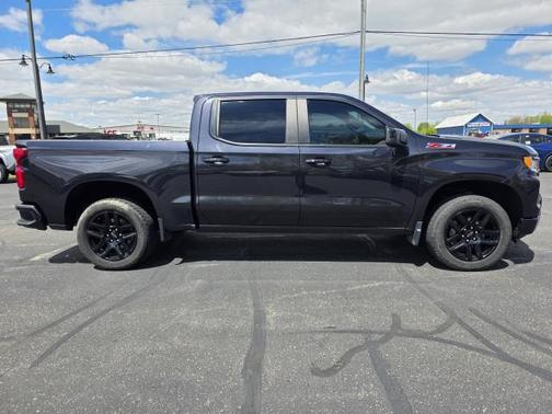 Dark Ash Metallic 2022 Chevrolet Silverado 1500 RST
