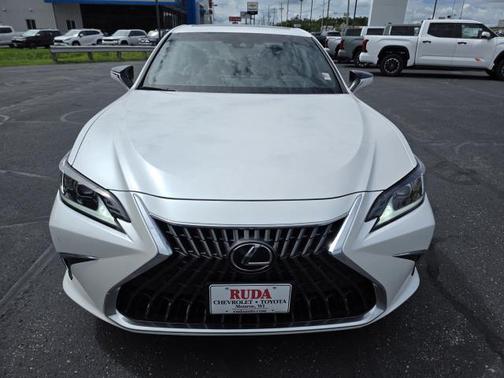 2024 Lexus ES 300h Luxury