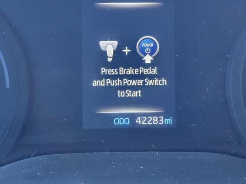 2021 Toyota Sienna XLE 8 Passenger