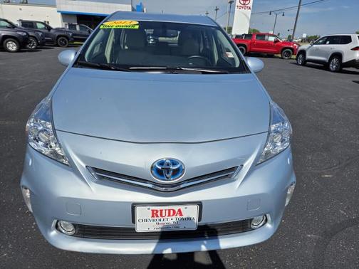 2013 Toyota Prius v Five