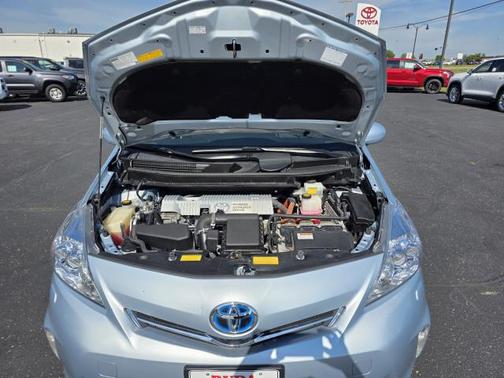 2013 Toyota Prius v Five