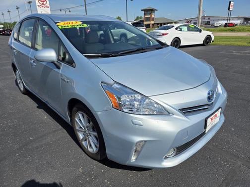 2013 Toyota Prius v Five
