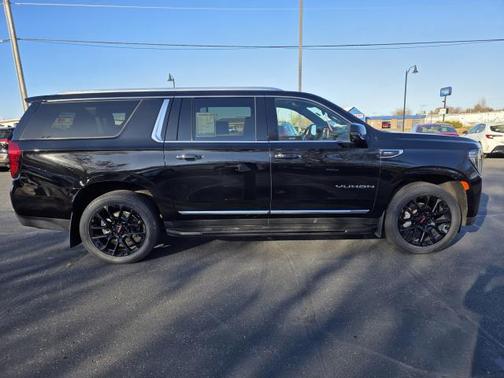 2023 GMC Yukon XL SLT