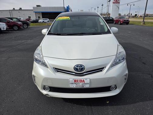 2013 Toyota Prius v Five