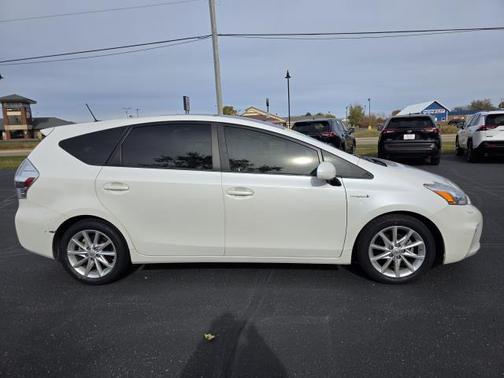 2013 Toyota Prius v Five