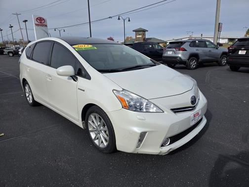 2013 Toyota Prius v Five