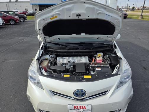 2013 Toyota Prius v Five