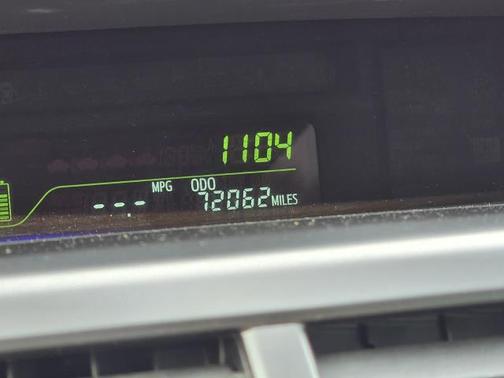 2013 Toyota Prius v Five