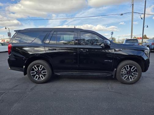 2024 GMC Yukon 4WD AT4