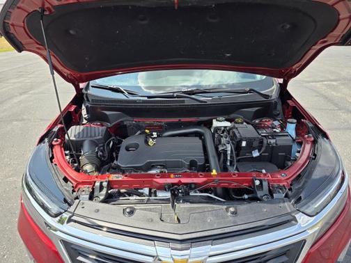 RED 2023 Chevrolet Equinox 1LT