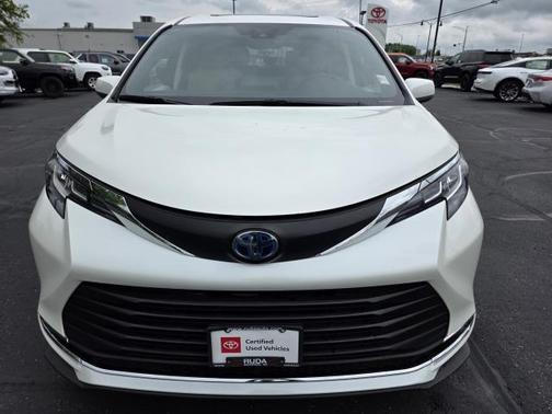 2021 Toyota Sienna XLE 7 Passenger