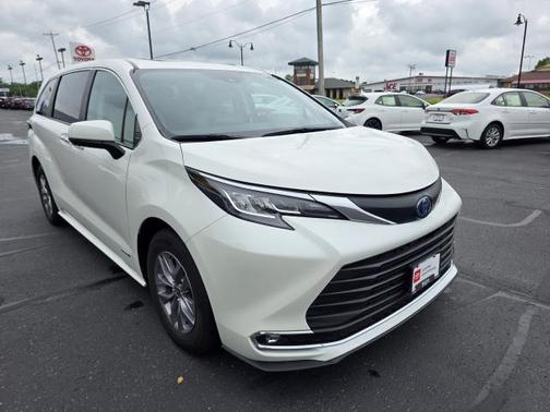 2021 Toyota Sienna XLE 7 Passenger