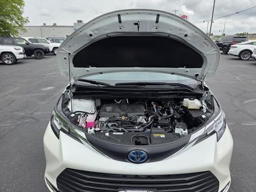 2021 Toyota Sienna XLE 7 Passenger