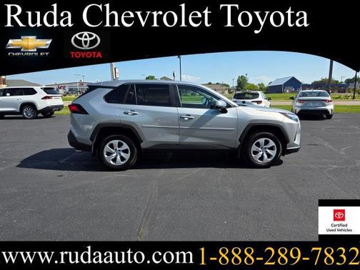 2025 Toyota RAV4 LE