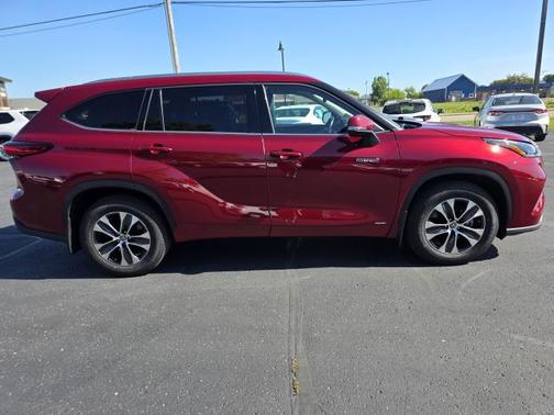 2021 Toyota Highlander Hybrid XLE