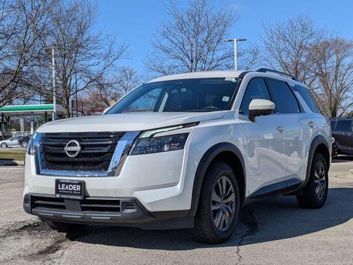 Pearl White Tricoat 2023 Nissan Pathfinder SV 4WD