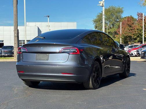 Gray 2022 Tesla Model 3 Long Range