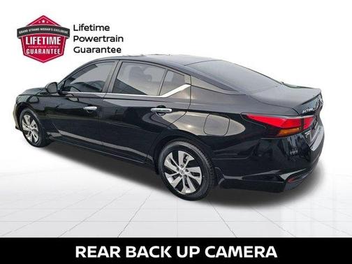 Black 2022 Nissan Altima 2.5 S