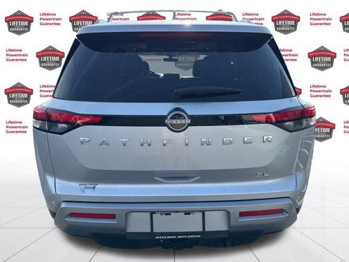 2025 Nissan Pathfinder SL