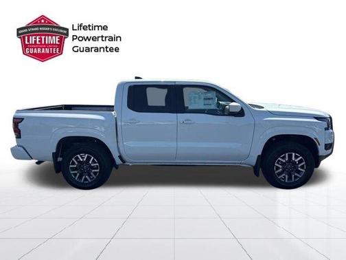 Glacier White 2026 Nissan Frontier SV