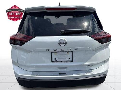 Everest White P 2026 Nissan Rogue SV