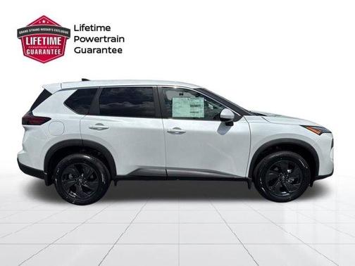 Everest White P 2026 Nissan Rogue SV