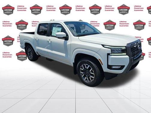 2025 Nissan Frontier SL