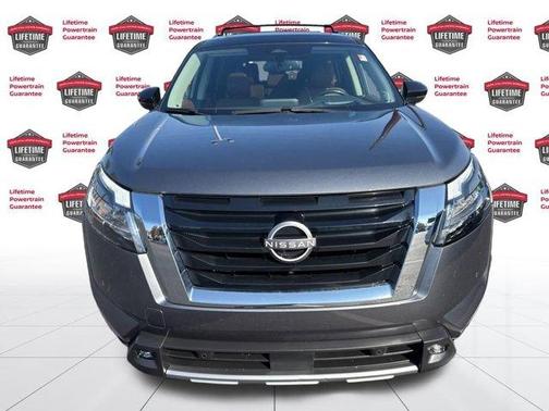 2022 Nissan Pathfinder Platinum