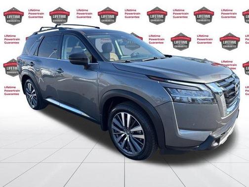 2022 Nissan Pathfinder Platinum