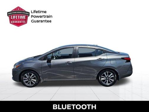 Gun Metallic 2020 Nissan Versa 1.6 SV