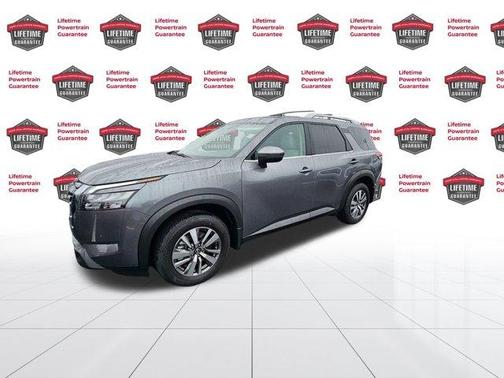 2025 Nissan Pathfinder SL