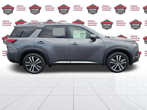 2025 Nissan Pathfinder Platinum