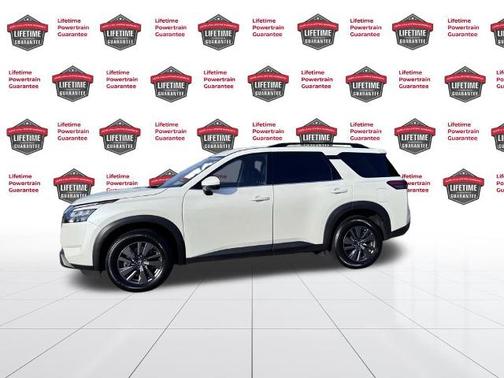 2024 Nissan Pathfinder SV