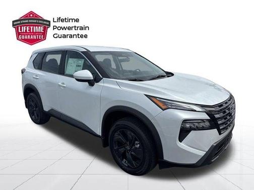Everest White P 2026 Nissan Rogue SV