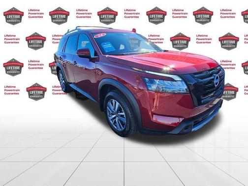 2024 Nissan Pathfinder SL