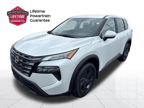 Everest White P 2026 Nissan Rogue SV