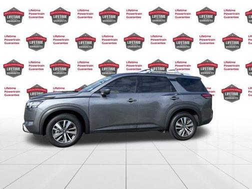 2023 Nissan Pathfinder SL