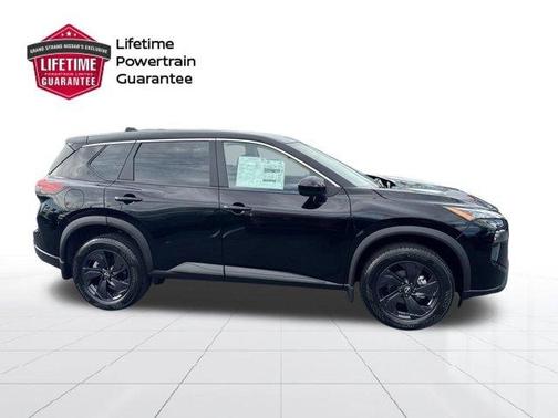 Super Black 2027 Nissan Rogue SV