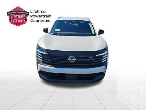 Aspen White Tri 2026 Nissan Kicks SR