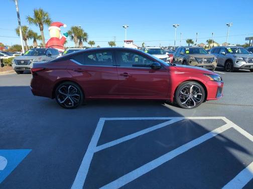 2023 Nissan Altima 2.5 SR