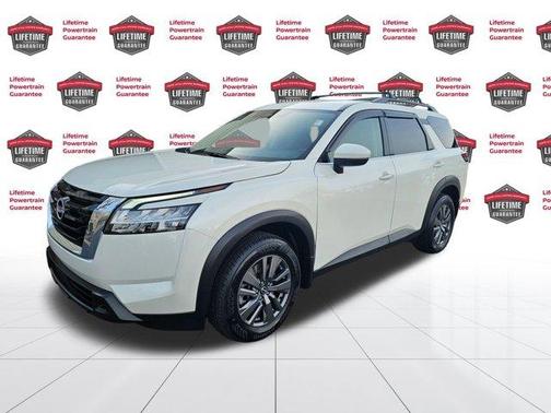 2022 Nissan Pathfinder SV