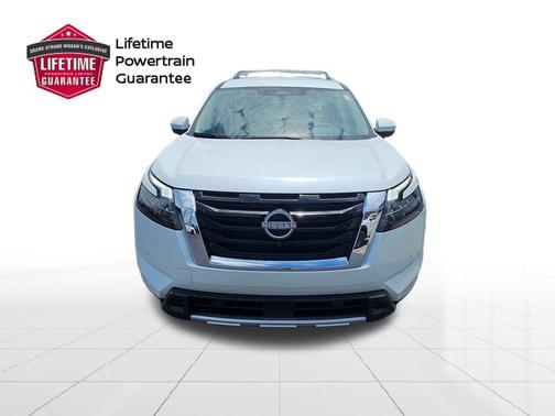 Pearl 2025 Nissan Pathfinder SL