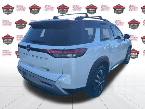 2023 Nissan Pathfinder Platinum