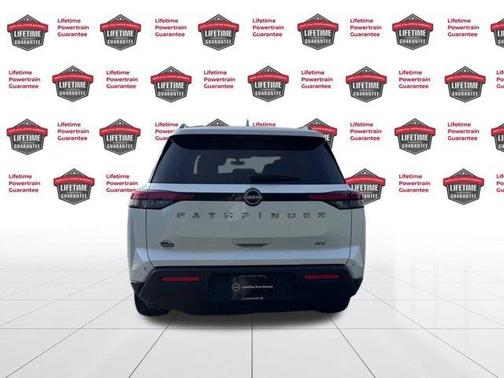 2024 Nissan Pathfinder SV