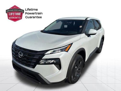 Everest White P 2026 Nissan Rogue SV