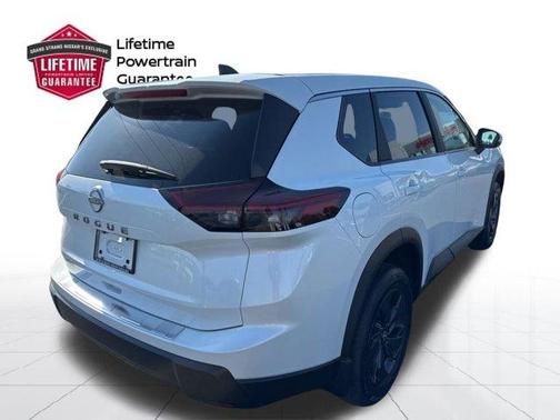 Everest White P 2026 Nissan Rogue SV