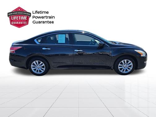 Super Black 2015 Nissan Altima 2.5 S
