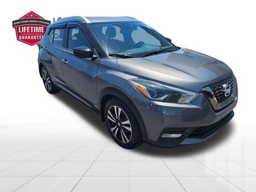 Gun Metallic 2020 Nissan Kicks SR