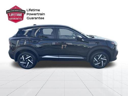 Super Black 2026 Nissan Kicks SV